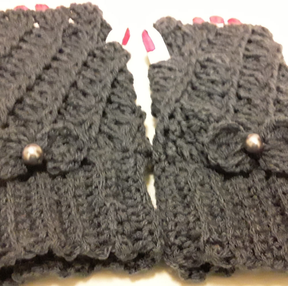 Fingerless Gloves  (NWOT)